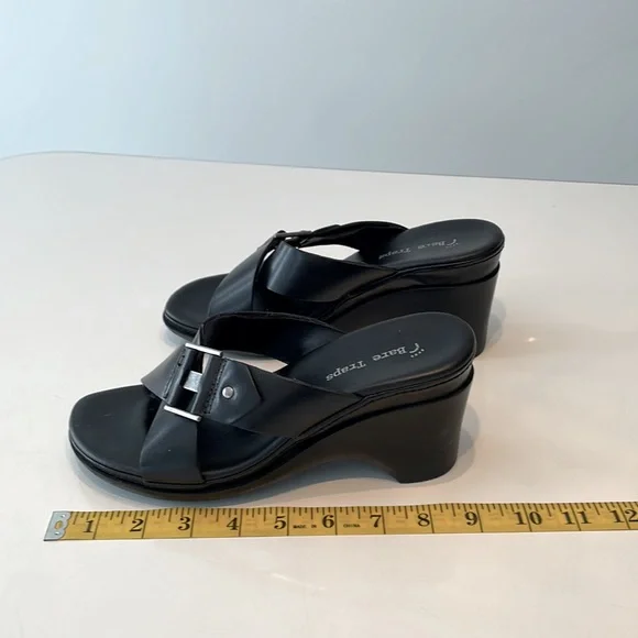 Bare Traps Ladies Wedge sandal, size 7M - Picture 8 of 10